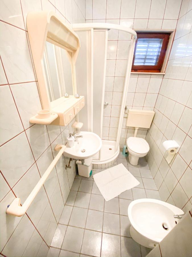 Apartman Zorka Povlja  Luaran gambar