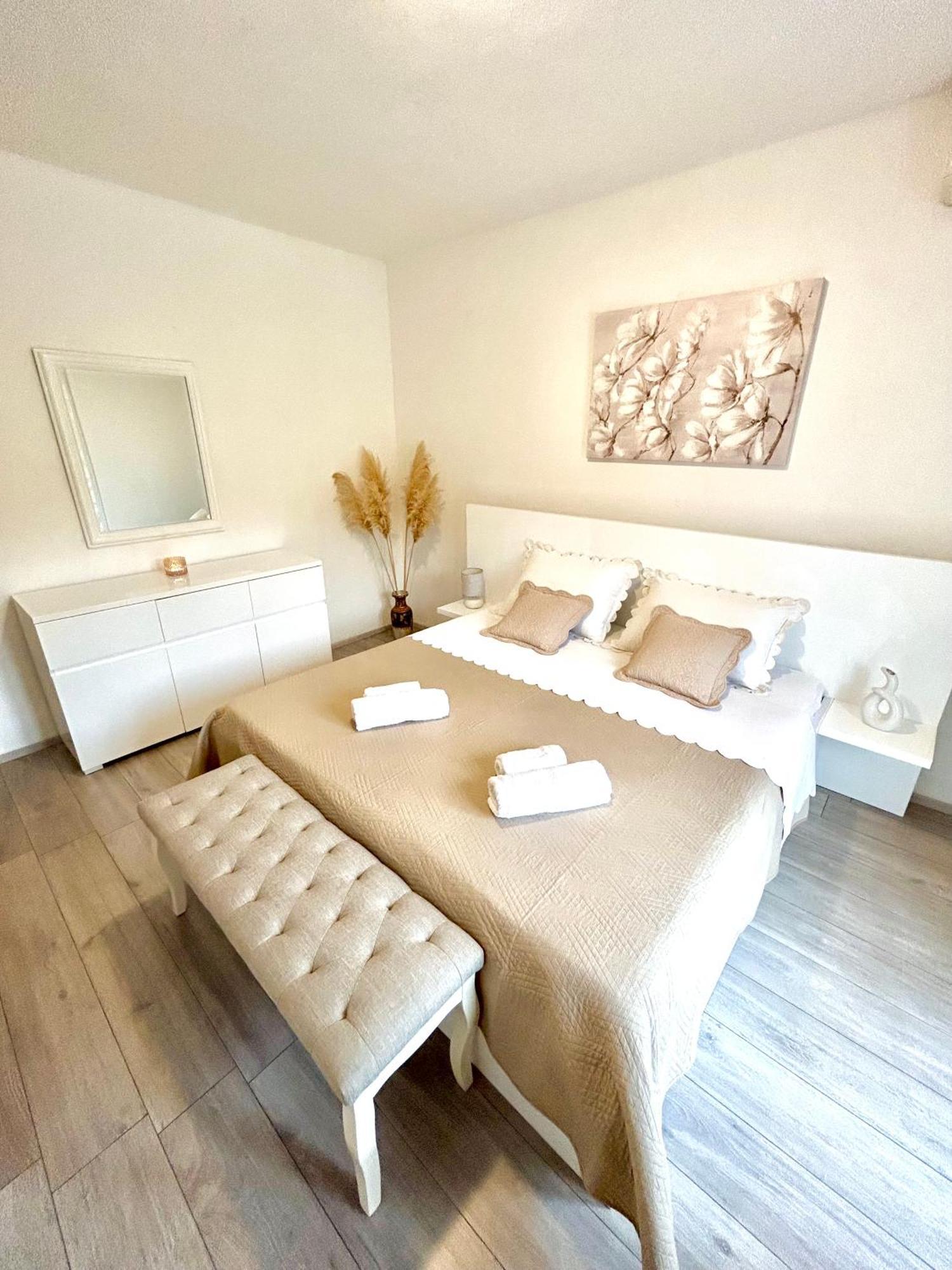 Apartman Zorka Povlja  Luaran gambar